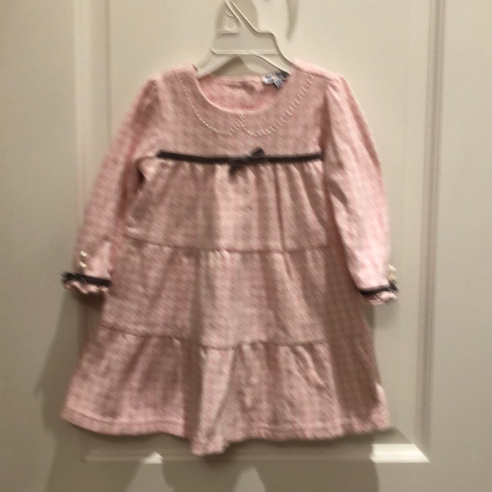 Le top girls 2T flannel pink dress with faux pearl